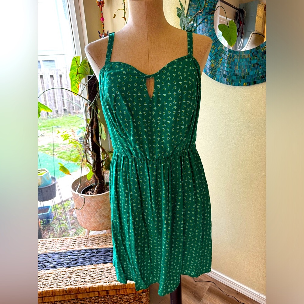 Green and white floral keyhole dress